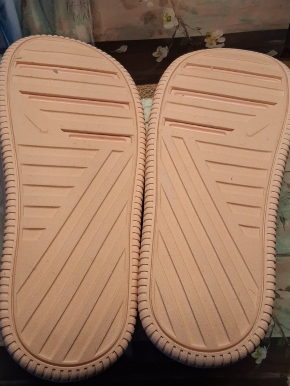 NIKE 🩷 Cute Thick Plushy Women's Pink Blush Platform Slide Sandals - Size 10 - Picture 6 of 8